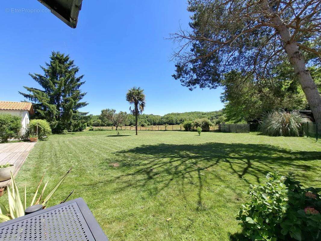 Maison à SAINT-MARTIN-DU-BOIS