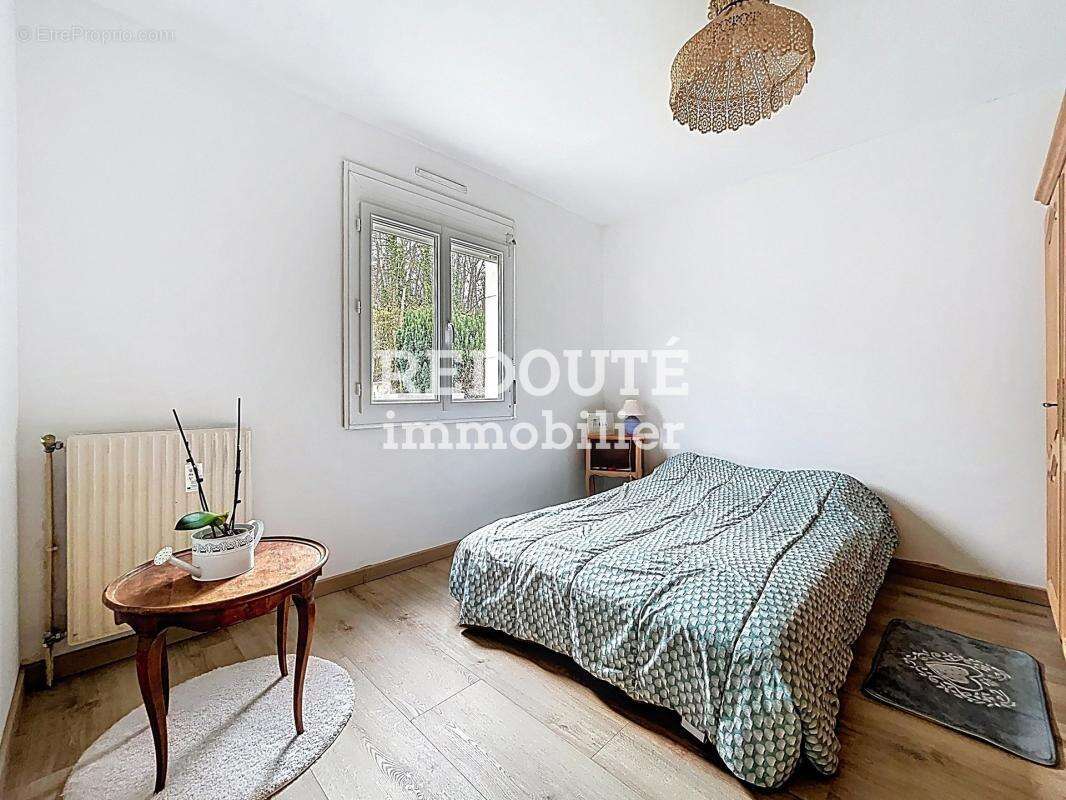 Plain-pied de 5 chambres avec jardin et sous-sol total - photo 6