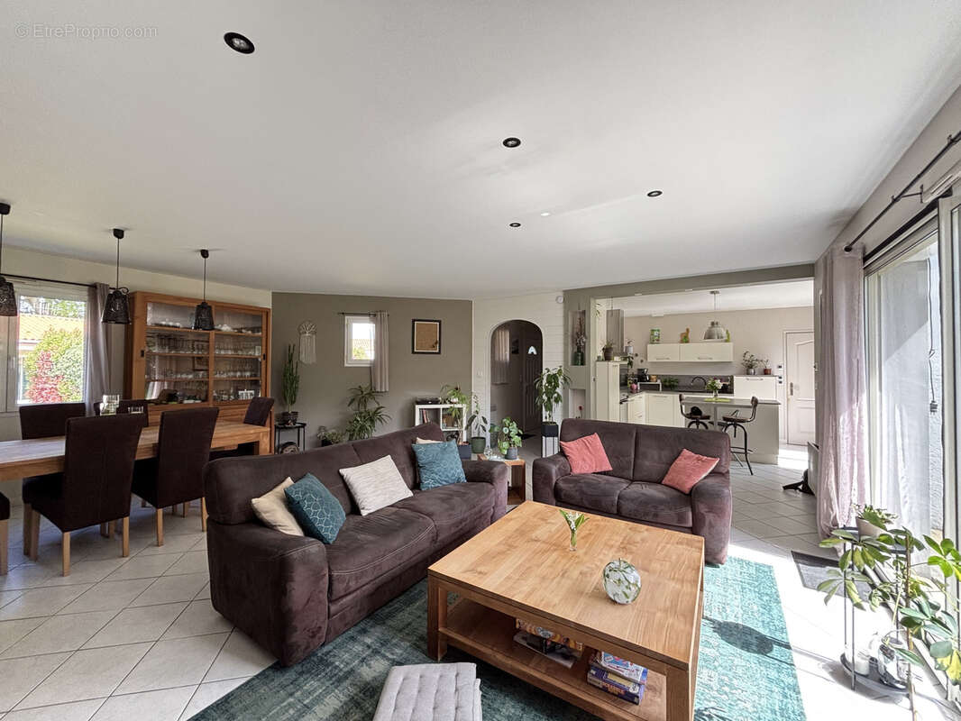 Maison à LE GIROUARD