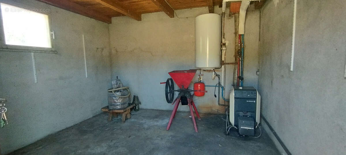 Maison au calme sur 5000 m2 de terrain - photo 11