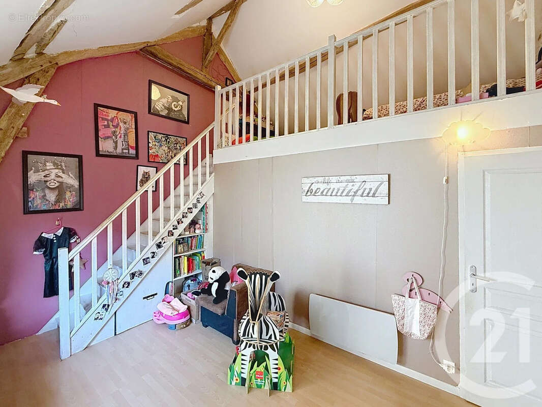 Maison à LOUAN-VILLEGRUIS-FONTAINE