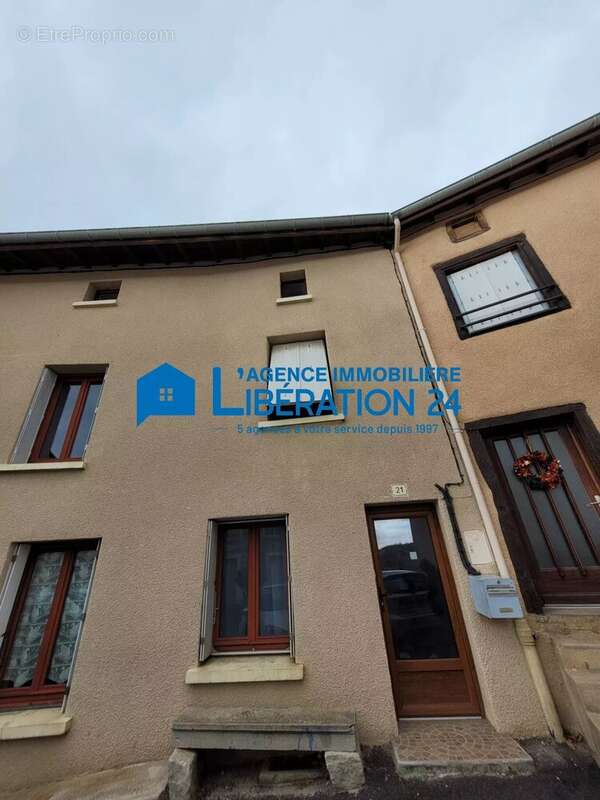 Appartement à SAINT-ROMAIN-EN-JAREZ