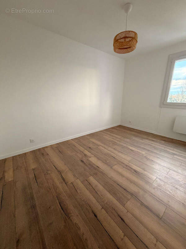 Appartement à GUILHERAND-GRANGES