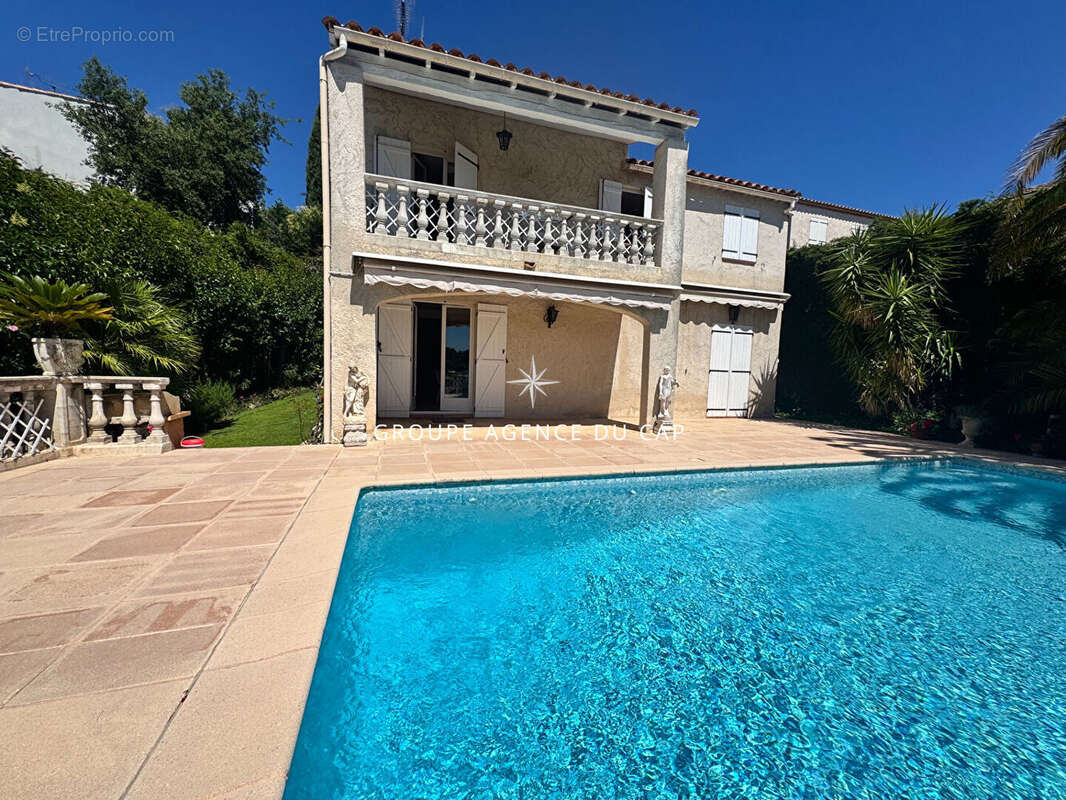 Villa en position dominante 136² piscine valescure - photo 2