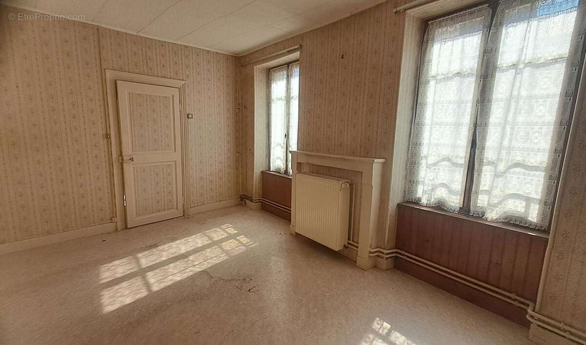 Maison à CORVOL-L&#039;ORGUEILLEUX