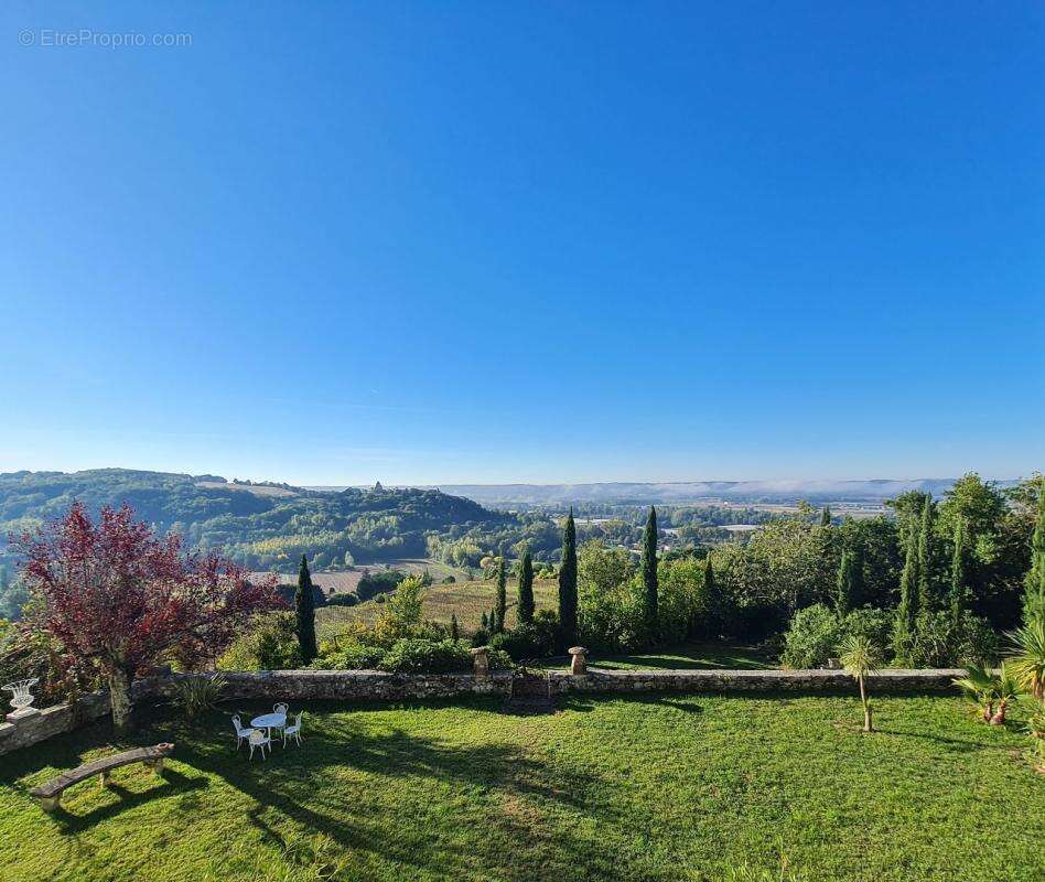 Maison à PORT-SAINTE-MARIE