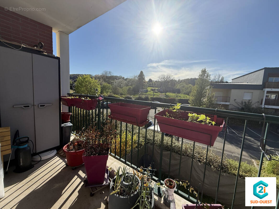 Appartement à LA RIVIERE-SAINT-SAUVEUR