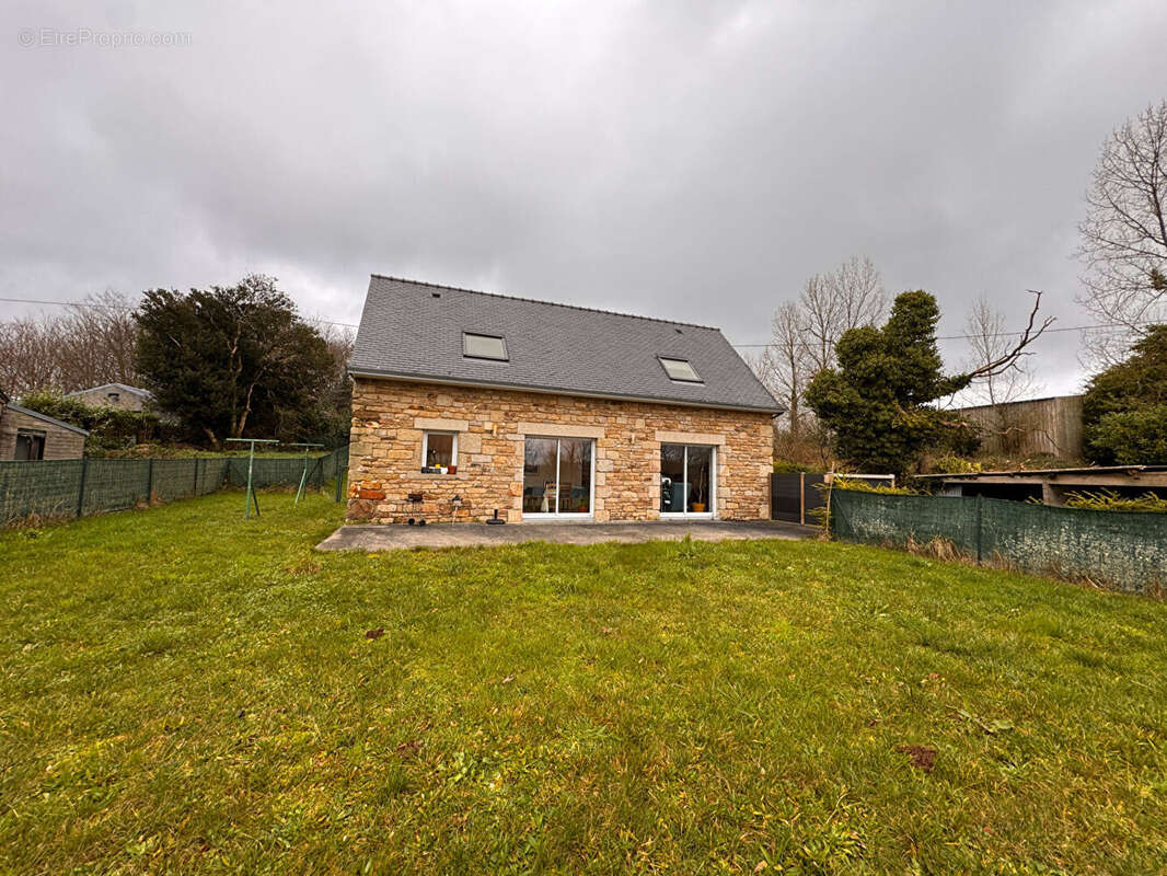 Maison à ERGUE-GABERIC