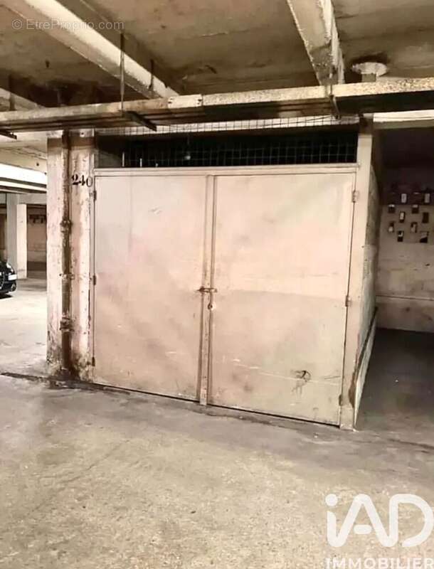 Photo 2 - Parking à PARIS-16E