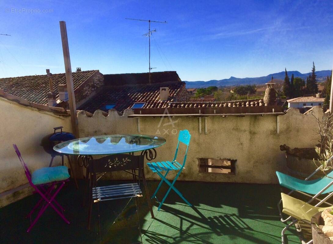 Maison à MONTPEYROUX