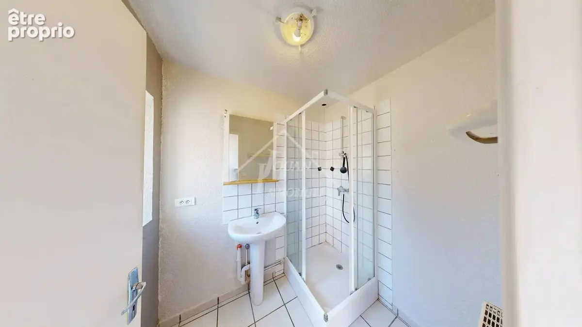 Exclusivite jolie maison deux chambres et terrain - photo 5