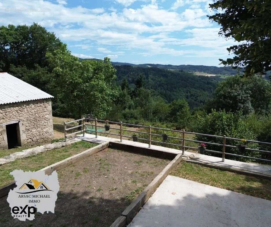 Maison à VERNET-LA-VARENNE