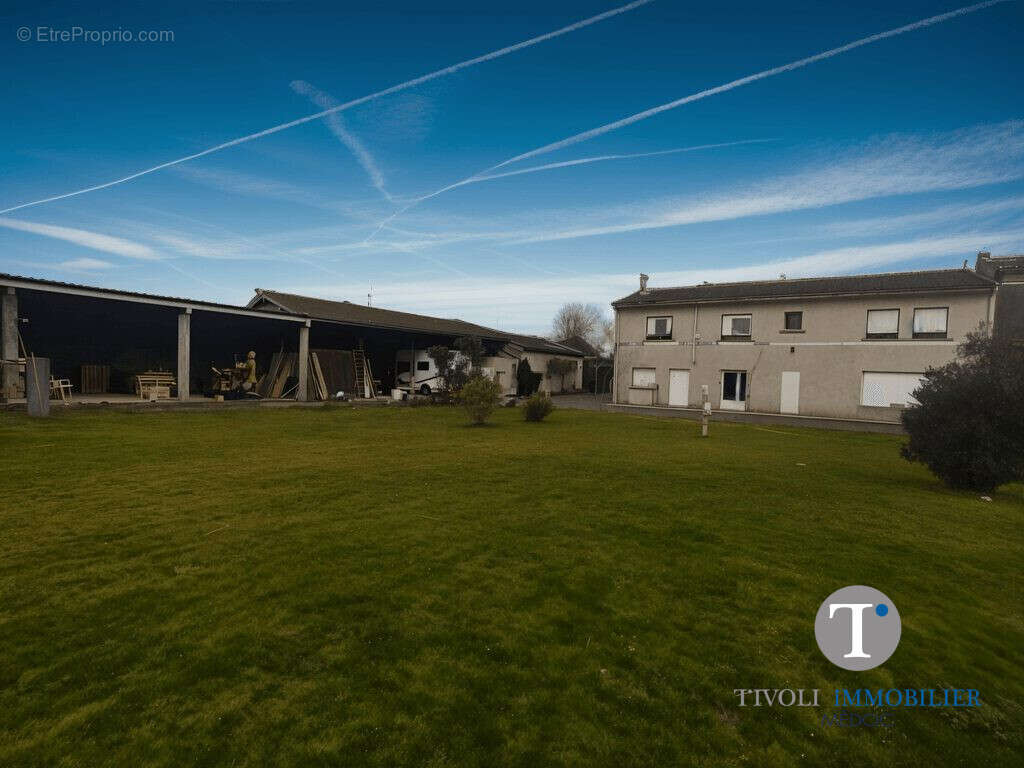 Maison à SAINT-SEURIN-DE-CADOURNE