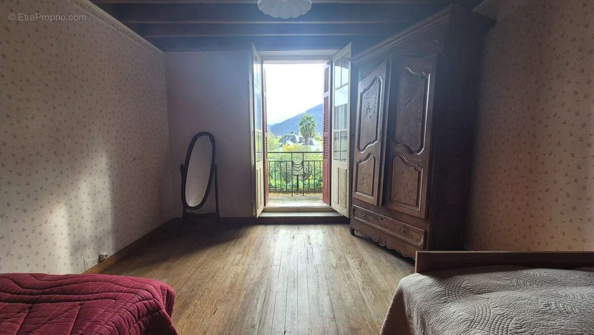 Maison à LESTELLE-BETHARRAM