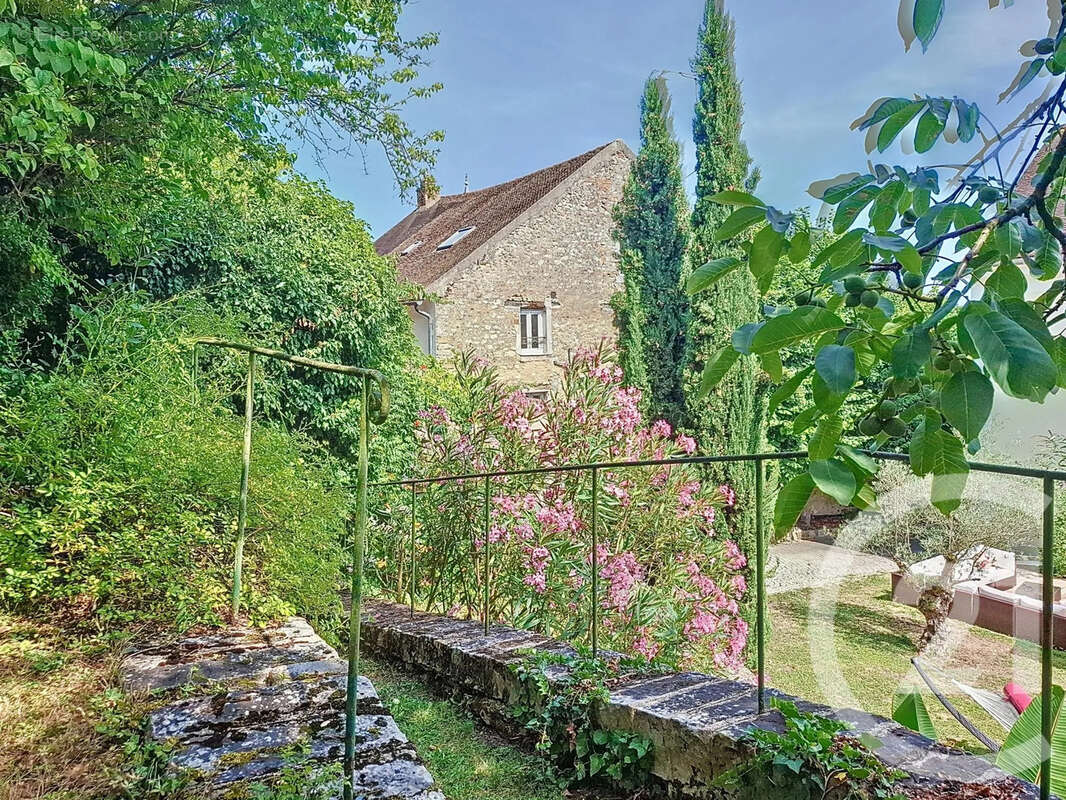 Maison à LE MEE-SUR-SEINE