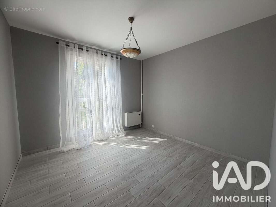 Appartement 60 m² à Dammarie-Les-Lys  - photo 4