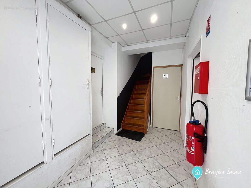 Appartement 261 m² à Conde-Sur-L'escaut  - photo 2