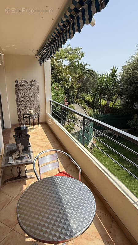 Le Cannet - Spacieux 3 pièces de 70 m2 rénové avec terrasse et garage fermé - photo 2