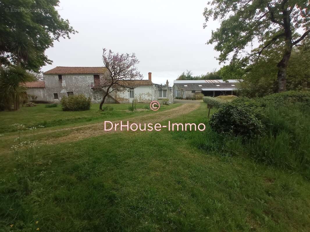 Maison à COMMEQUIERS