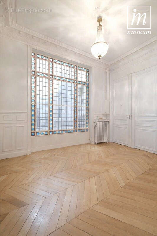 Appartement à PARIS-8E