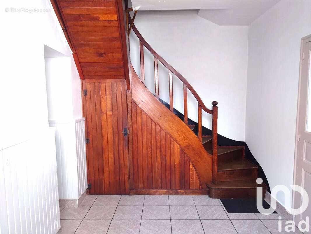 Photo 4 - Maison à LUSSAC-LES-EGLISES