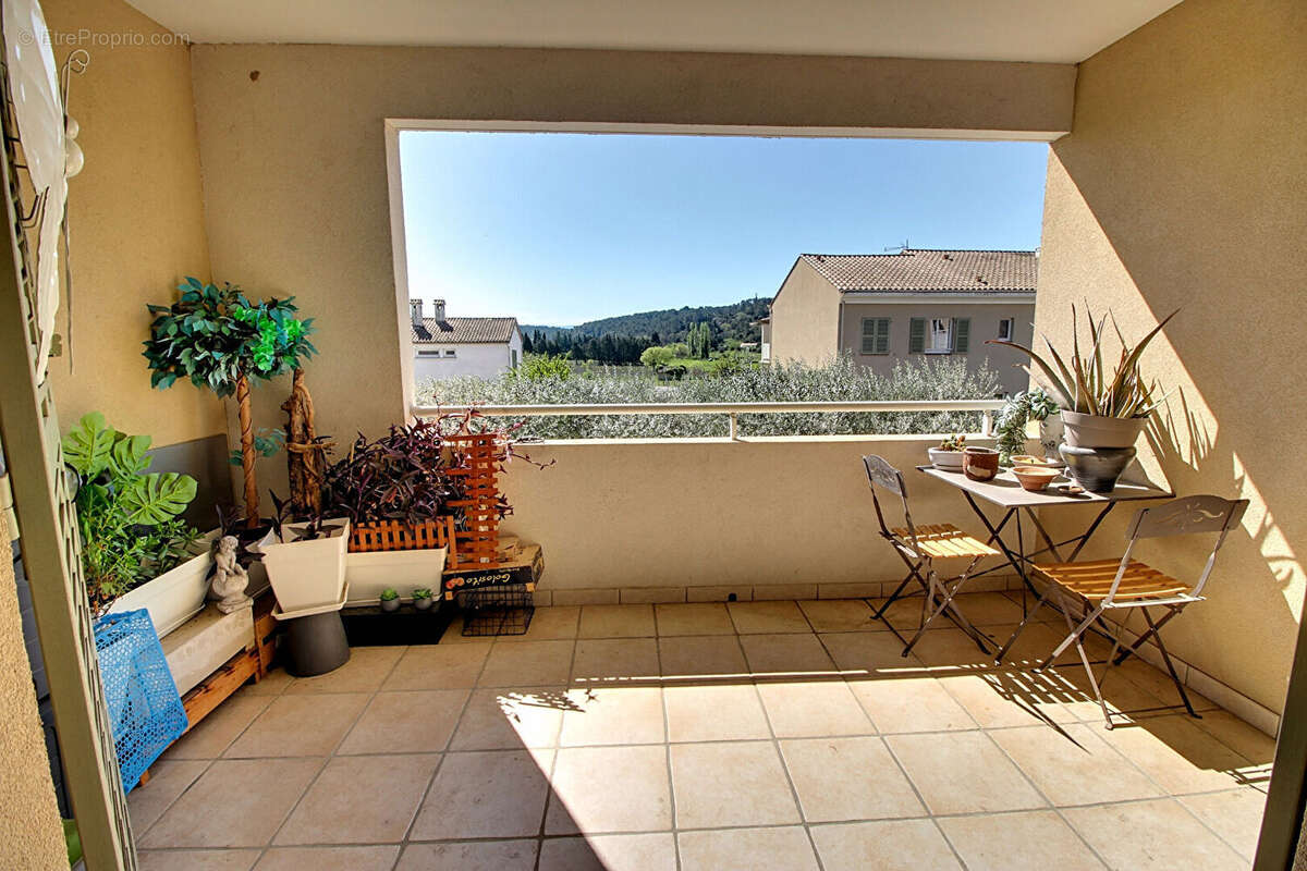Appartement à LORGUES