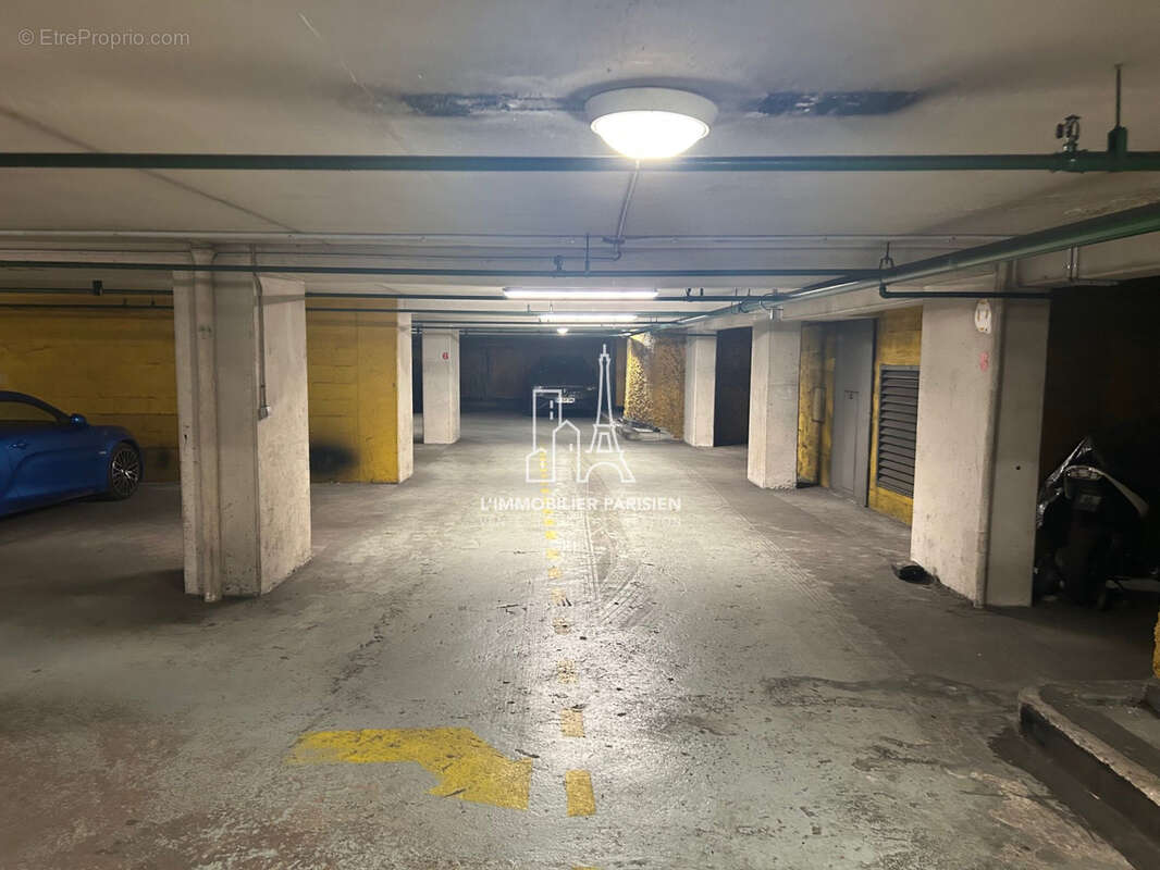 Autre à PARIS-3E