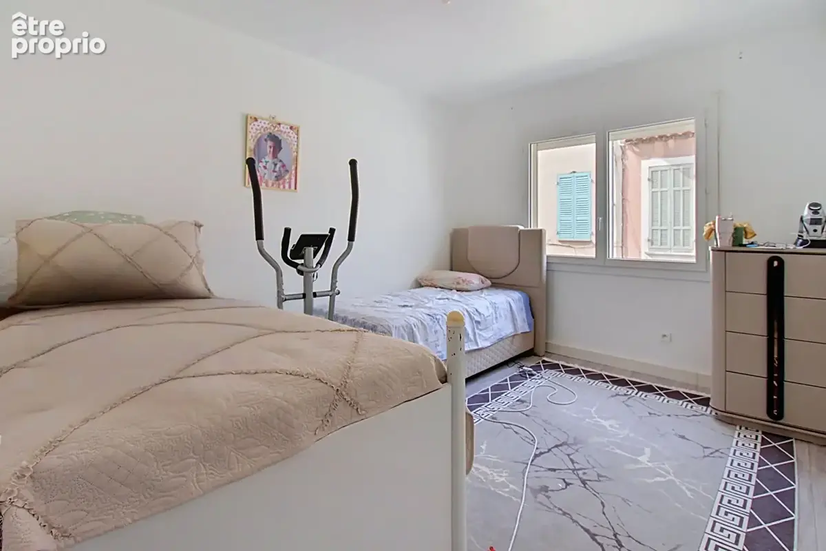 EXCLUSIVITÉ Appartement T4 de 82 m² vendu loué Calme, entrée indépendante et proximité des commerces - photo 5