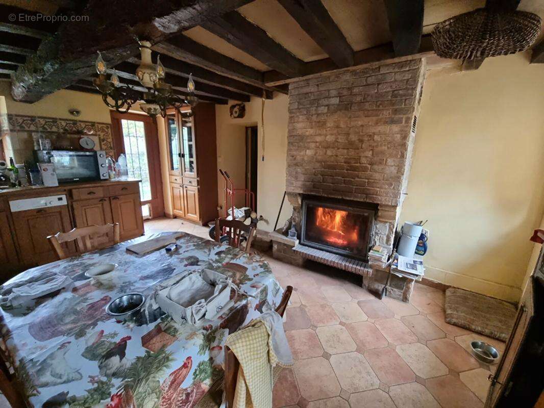 Maison à LES BORDES