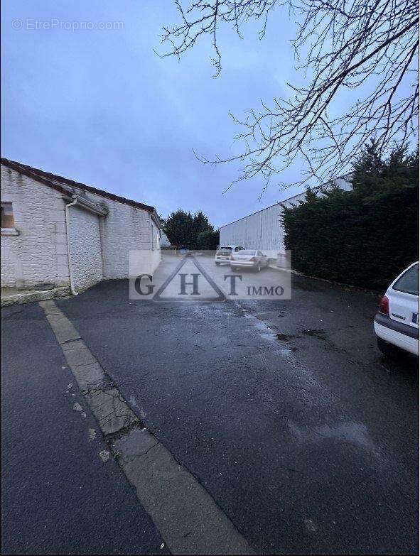 Commerce à BRIE-COMTE-ROBERT