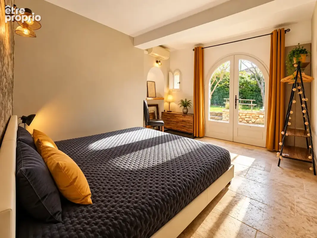 Roussillon, Luberon belle maison de plus de 200 m2 avec jardin et piscine. - photo 8