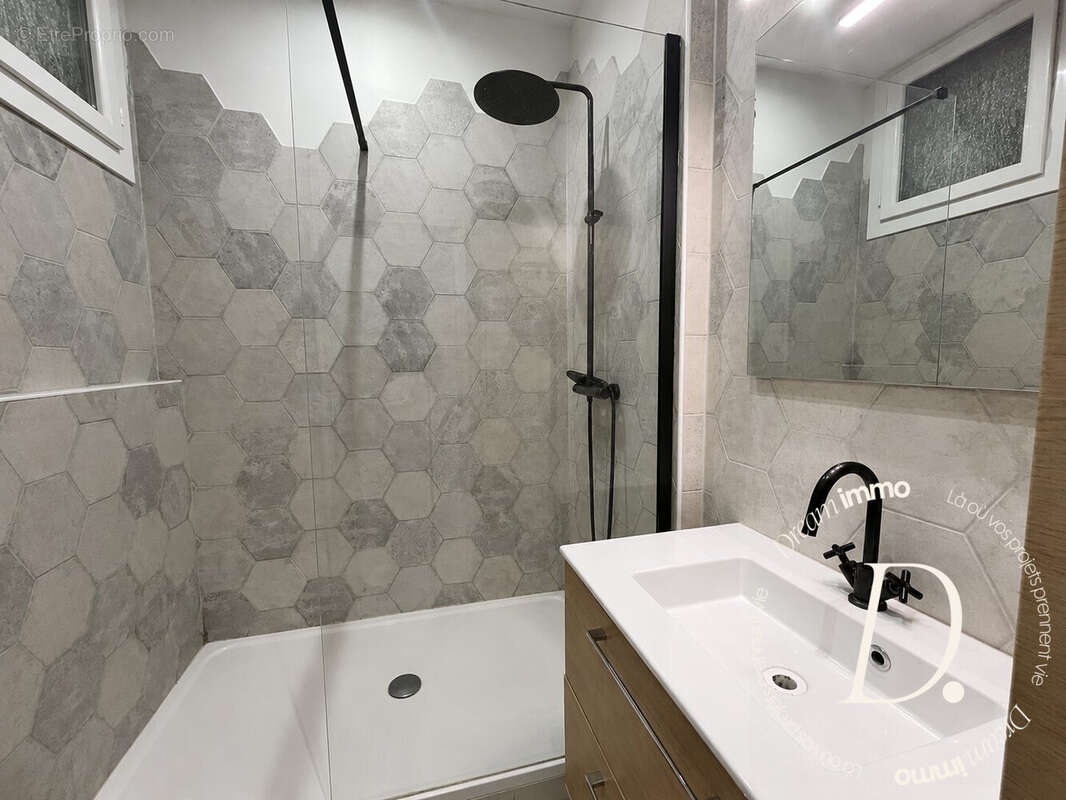 Appartement à MARSEILLE-6E