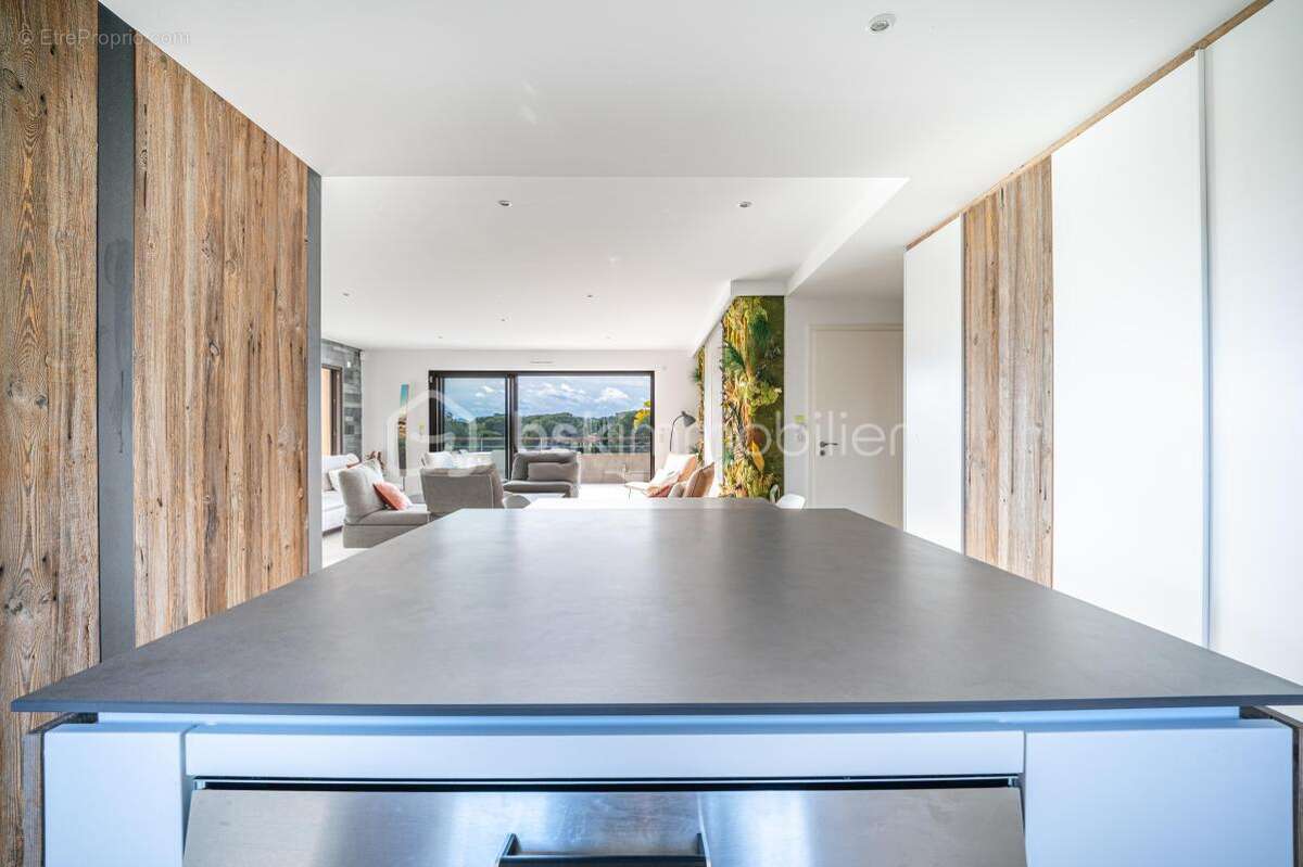 Magnifique T4 type Villa sur le toit / Vue mer / Terrasse + solarium 150 m² - photo 7