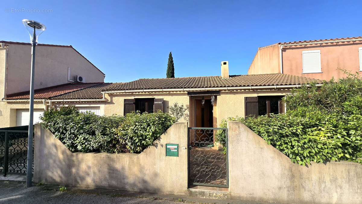 Maison à SOLLIES-PONT