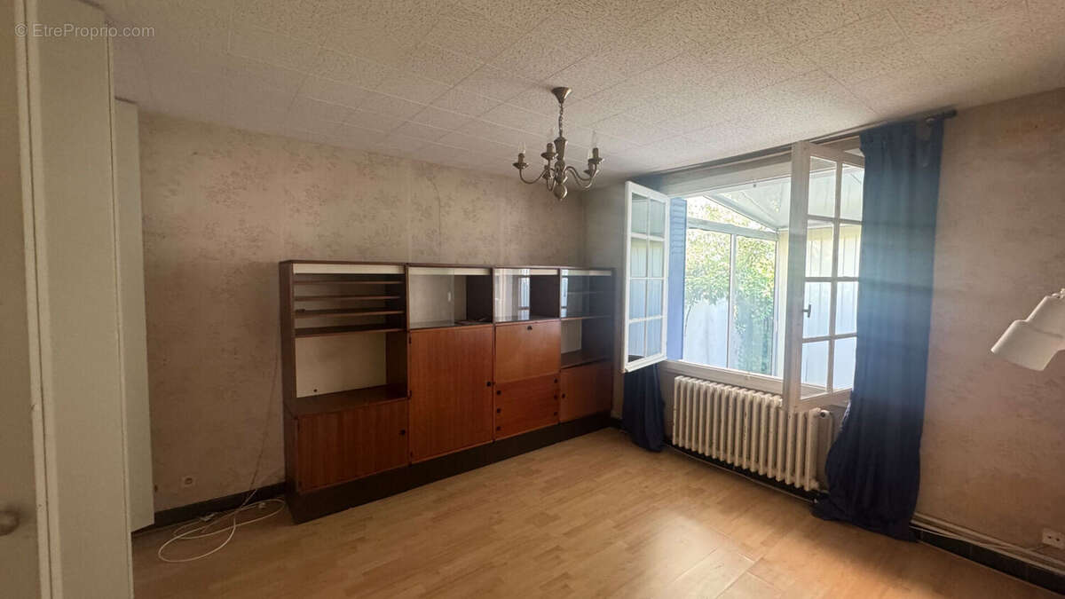 Maison de plain-pied avec garage dans le quartier Mion ? À 15 min à pied de la Comédie - photo 3