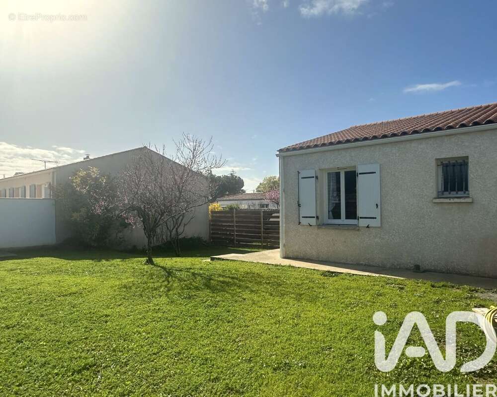 Photo 2 - Maison à SAINT-SAUVEUR-D'AUNIS