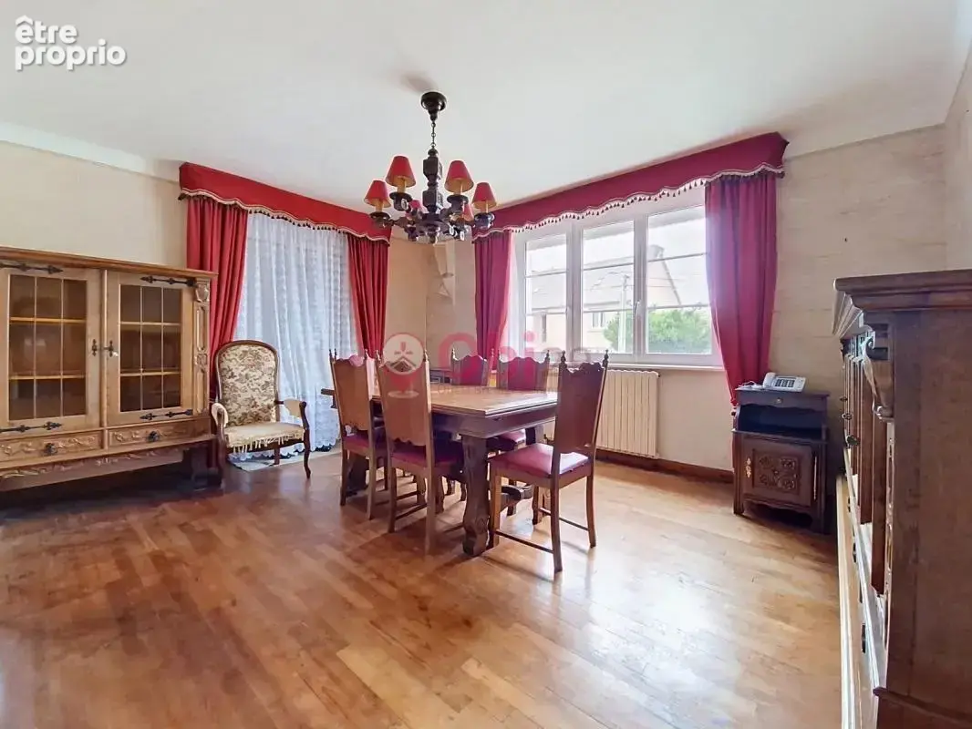 Une maison à rénover, un beau terrain et du potentiel! - photo 2