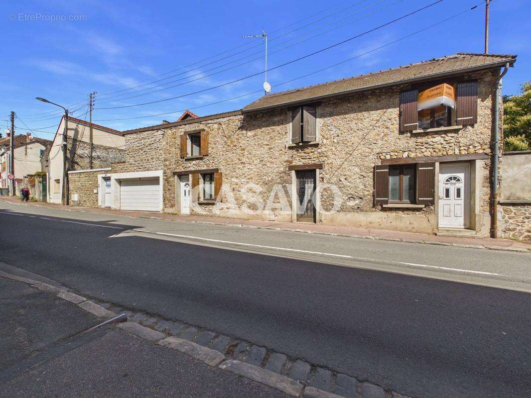 Maison à SOISY-SUR-SEINE