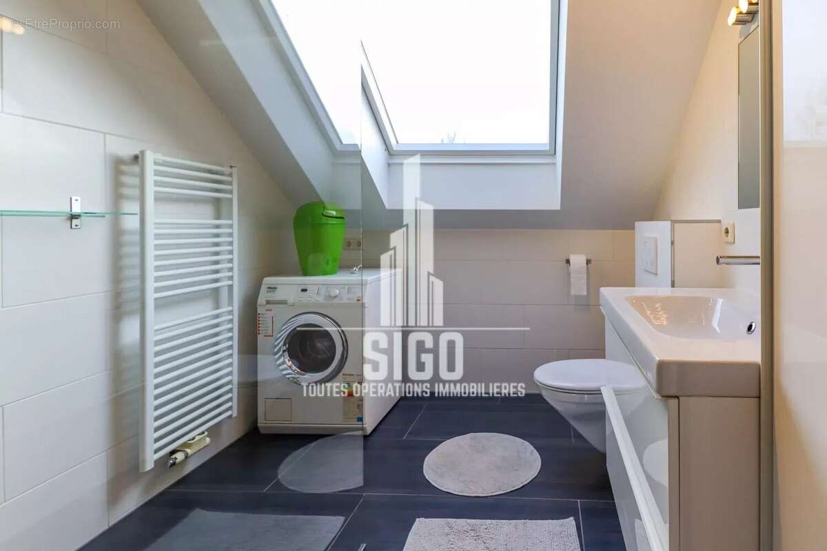 Appartement à MEZERES