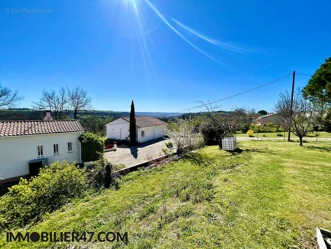 Maison à SAINT-HILAIRE-DE-LUSIGNAN