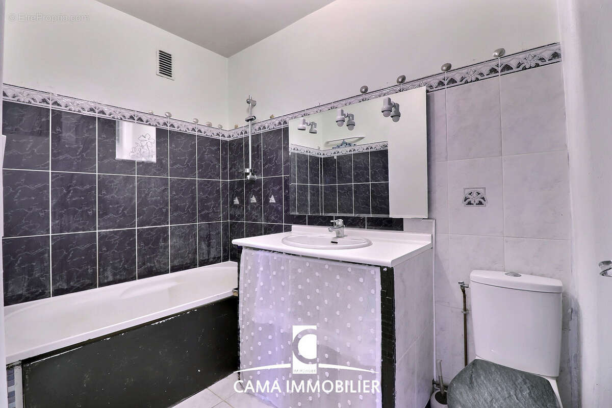 Appartement à FONTENAY-LE-FLEURY