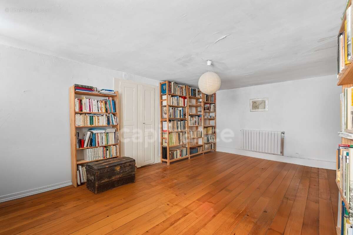 Maison à vendre 10 pièces GEX (01) - photo 24