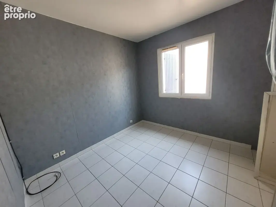  FLEURY Idéale située en bordure de garrigues cette Villa de type V d'une SH 152 m2 sur 3 faces sur un terrain - photo 10