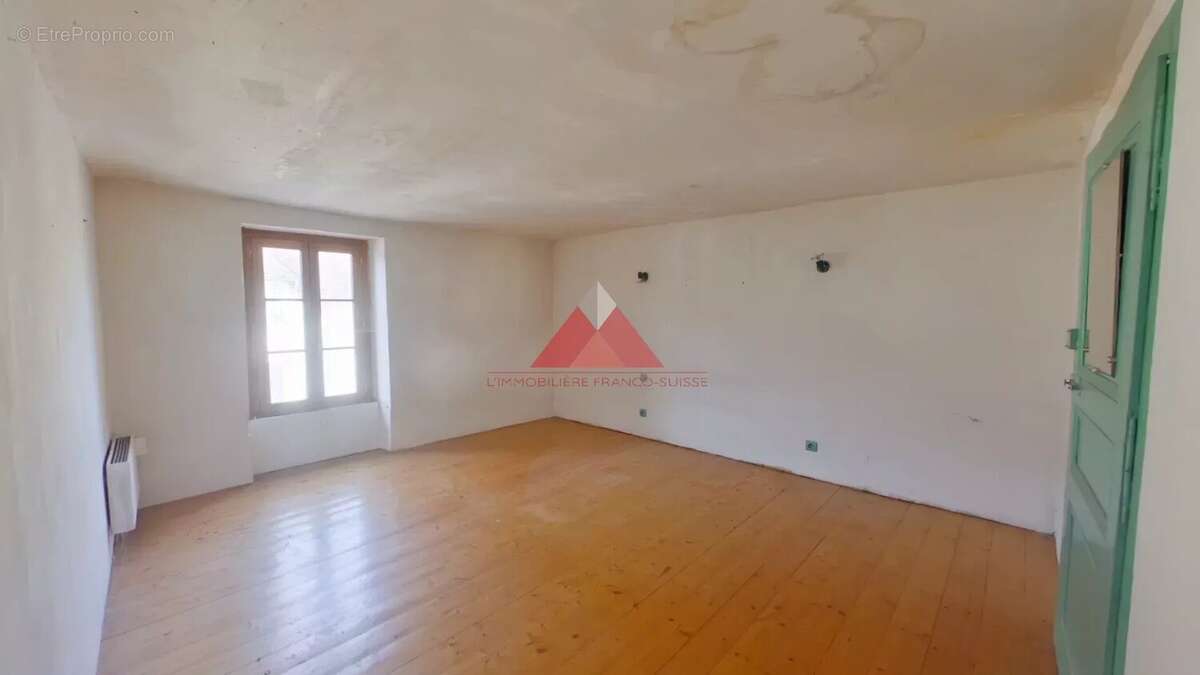 Maison à SAINT-LAURENT-LA-ROCHE