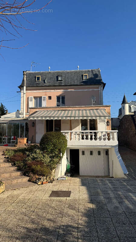 Maison à MONTMORENCY