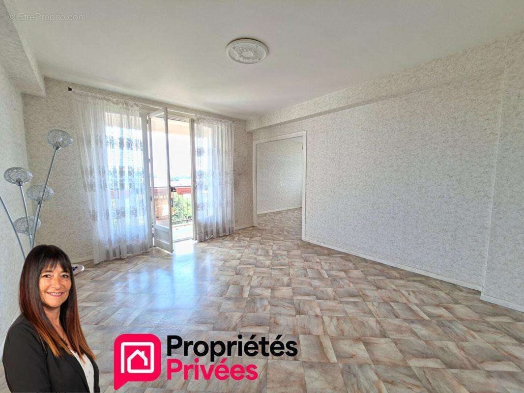 Roanne centre T5 avec balcon, vue dégagée et garage - photo 2