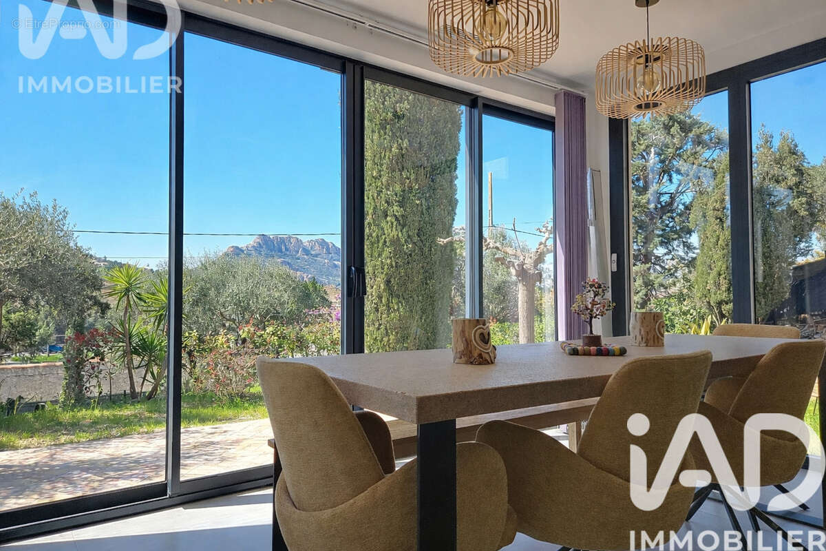 Photo 6 - Maison à ROQUEBRUNE-SUR-ARGENS