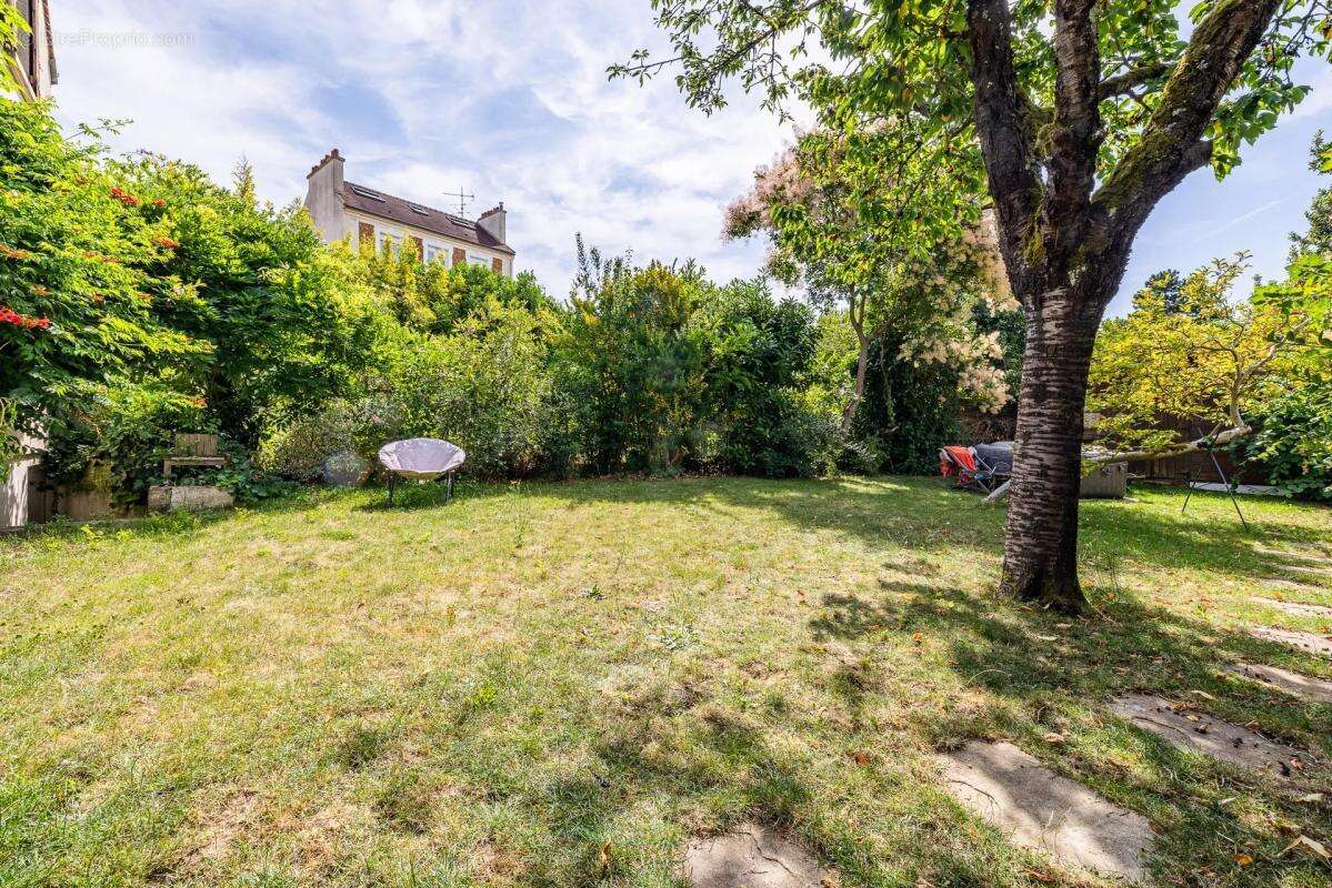 Maison à VERRIERES-LE-BUISSON