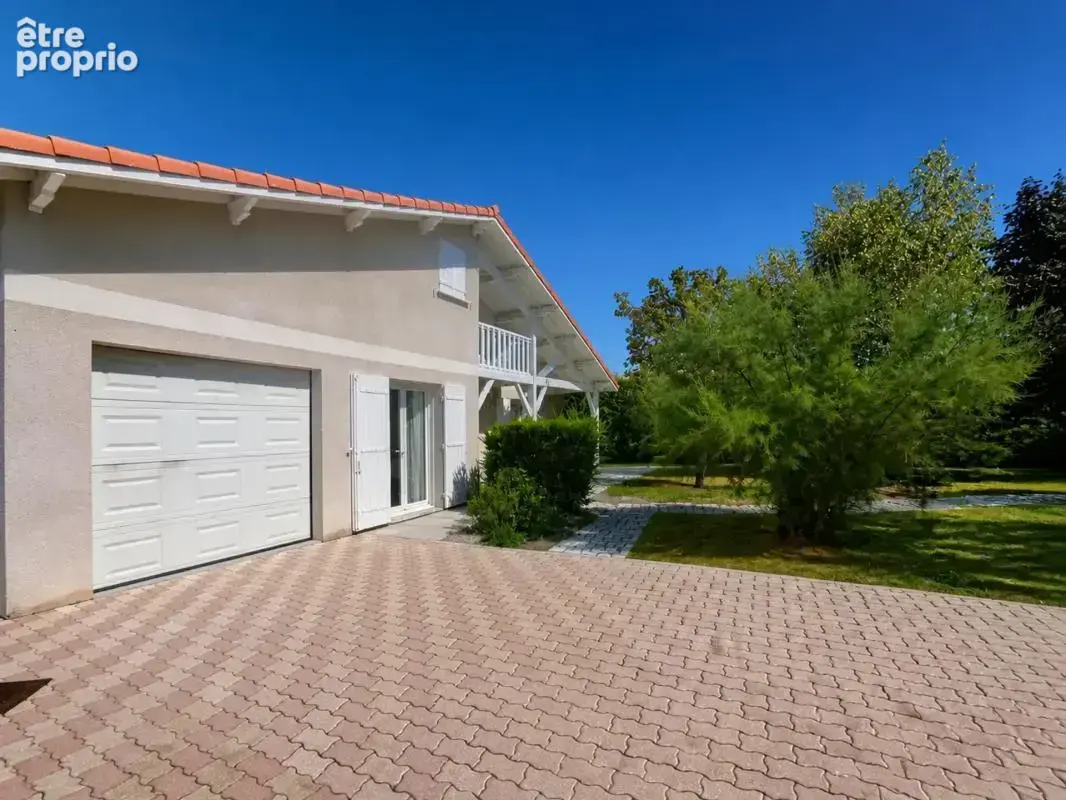 Maison de 7 pièces de 218 m² à Yvrac - photo 17
