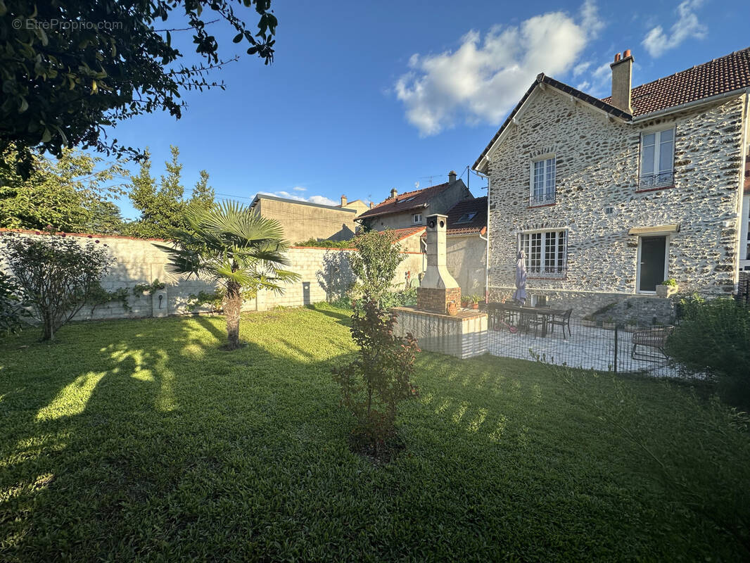Maison à BROU-SUR-CHANTEREINE